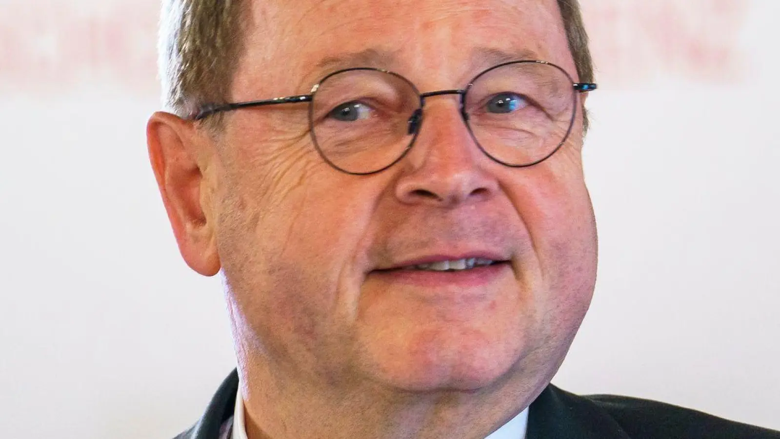 Der Vorsitzende der Deutschen Bischofskonferenz, Georg Bätzing, sieht in jüngsten Äußerungen des Papstes keinen Widerspruch zu den Reformbemühungen der katholischen Kirche in Deutschland.   (Foto: Andreas Arnold/dpa)