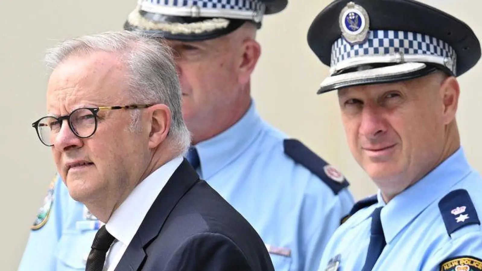 Australiens Premier Albanese kündigt Beratungen über eine Verschärfung der Waffengesetze an.  (Foto: Dean Lewins/AAP/AP/dpa)