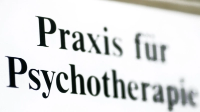 4,5 Prozent weniger Honorare ab 1. April: Die beschlossenen Honorarkürzungen für Psychotherapeuten könnten die Versorgungslage für Patienten in Bayern weiter verschärfen. (Symbolbild) (Foto: Jens Wolf/dpa-Zentralbild/dpa)