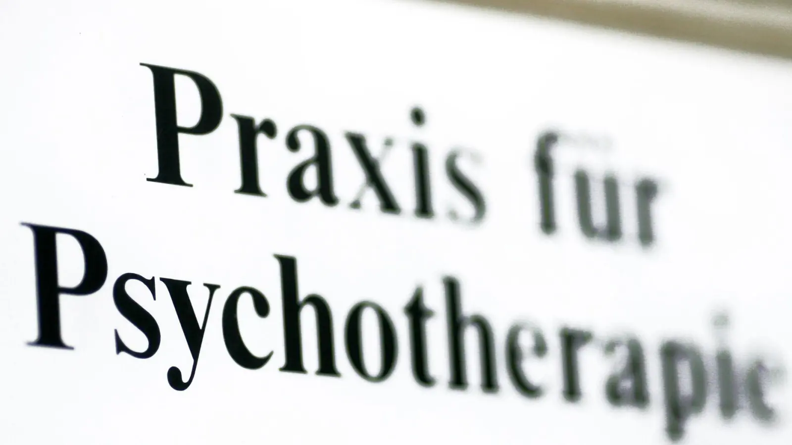 4,5 Prozent weniger Honorare ab 1. April: Die beschlossenen Honorarkürzungen für Psychotherapeuten könnten die Versorgungslage für Patienten in Bayern weiter verschärfen. (Symbolbild) (Foto: Jens Wolf/dpa-Zentralbild/dpa)