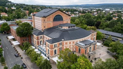 Das Festspielhaus war vor 150 Jahren Schauplatz der ersten Richard-Wagner-Festspiele. (Archivbild) (Foto: Daniel Karmann/dpa)