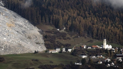 Ein Entwässerungsstollen bringt Entspannung für Brienz. (Archivbild) (Foto: Gian Ehrenzeller/KEYSTONE/dpa)