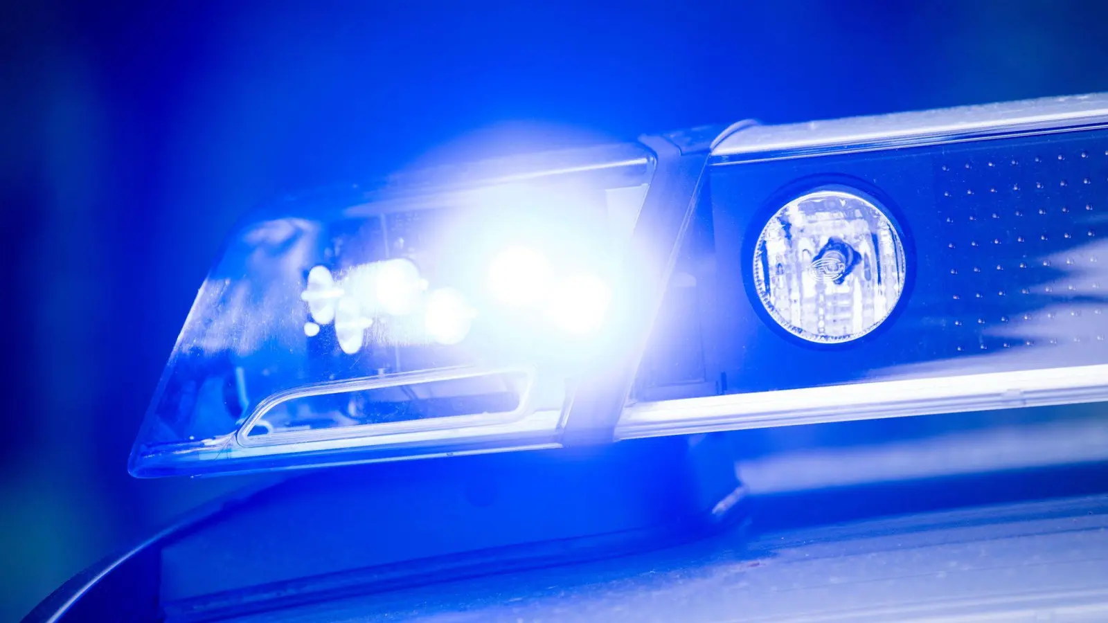 Polizeibeamte waren am Abend vor Ort im Einsatz. (Symbolfoto)  (Foto: Lino Mirgeler/dpa)