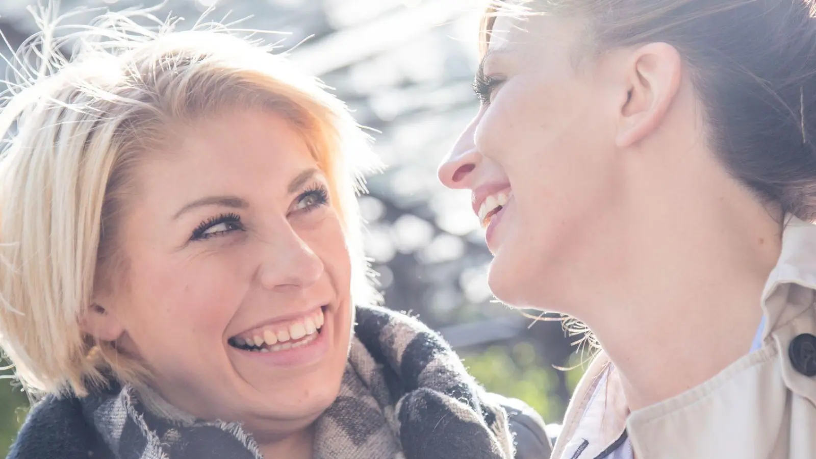 Menschen, die bewusst nach positiven Erfahrungen suchen, erleben oft mehr Lebenszufriedenheit.  (Foto: Christin Klose/dpa-tmn)