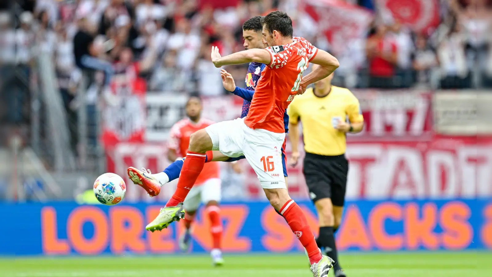 Erwischte nicht seinen besten Tag: Der Mainzer Stefan Bell. (Foto: Uwe Anspach/dpa)