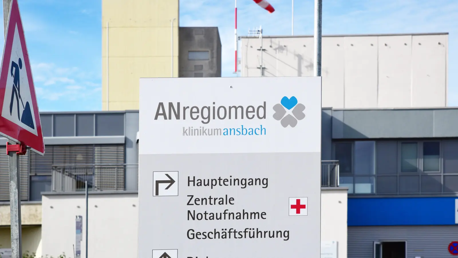 Die Millionenverluste bei ANregiomed sorgen im Ansbacher Stadtrat für Frust und Ärger. Die Idee, einfach niedrigere Ausgleichszahlungen in den Haushalt einzustellen, fand aber keine Mehrheit. (Foto: Irmeli Pohl)