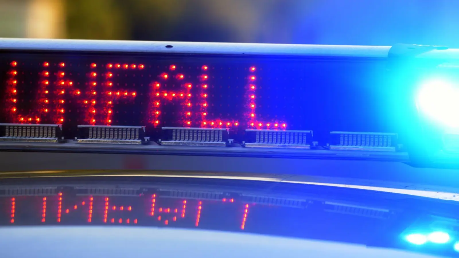 Nach dem Unfall war die Bundesstraße rund vier Stunden gesperrt. (Symbolbild) (Foto: Stefan Puchner/dpa)