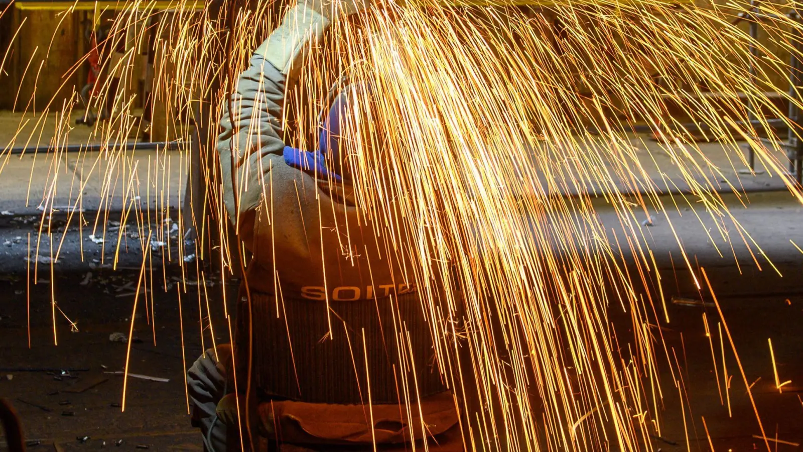 Im ostdeutschen verarbeitenden Gewerbe hat sich das Geschäftsklima kräftig verbessert. (Archivbild) (Foto: Klaus-Dietmar Gabbert/dpa)