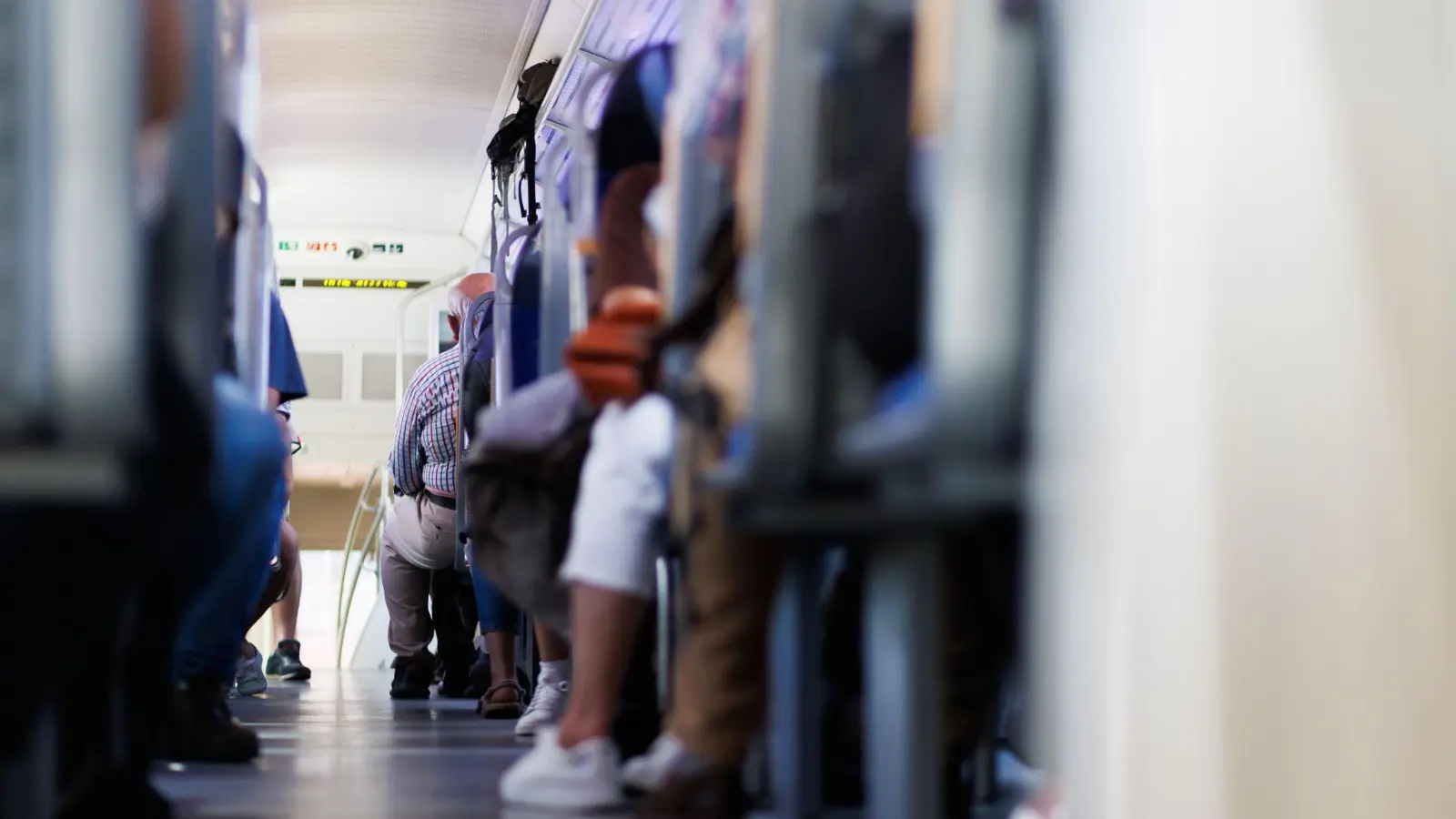  Die Deutsche Bahn will die Familienreservierung ab dem 15. Juni nicht mehr anbieten. (Archivbild) (Foto: Philipp von Ditfurth/dpa)