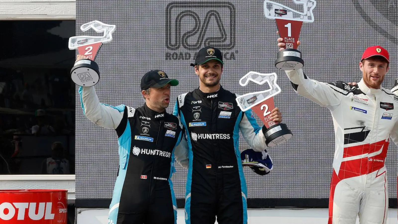 Erstmals auf dem Podium: Misha Goikhberg und Mario Farnbacher (von links). (Foto: Michael L. Levitt)