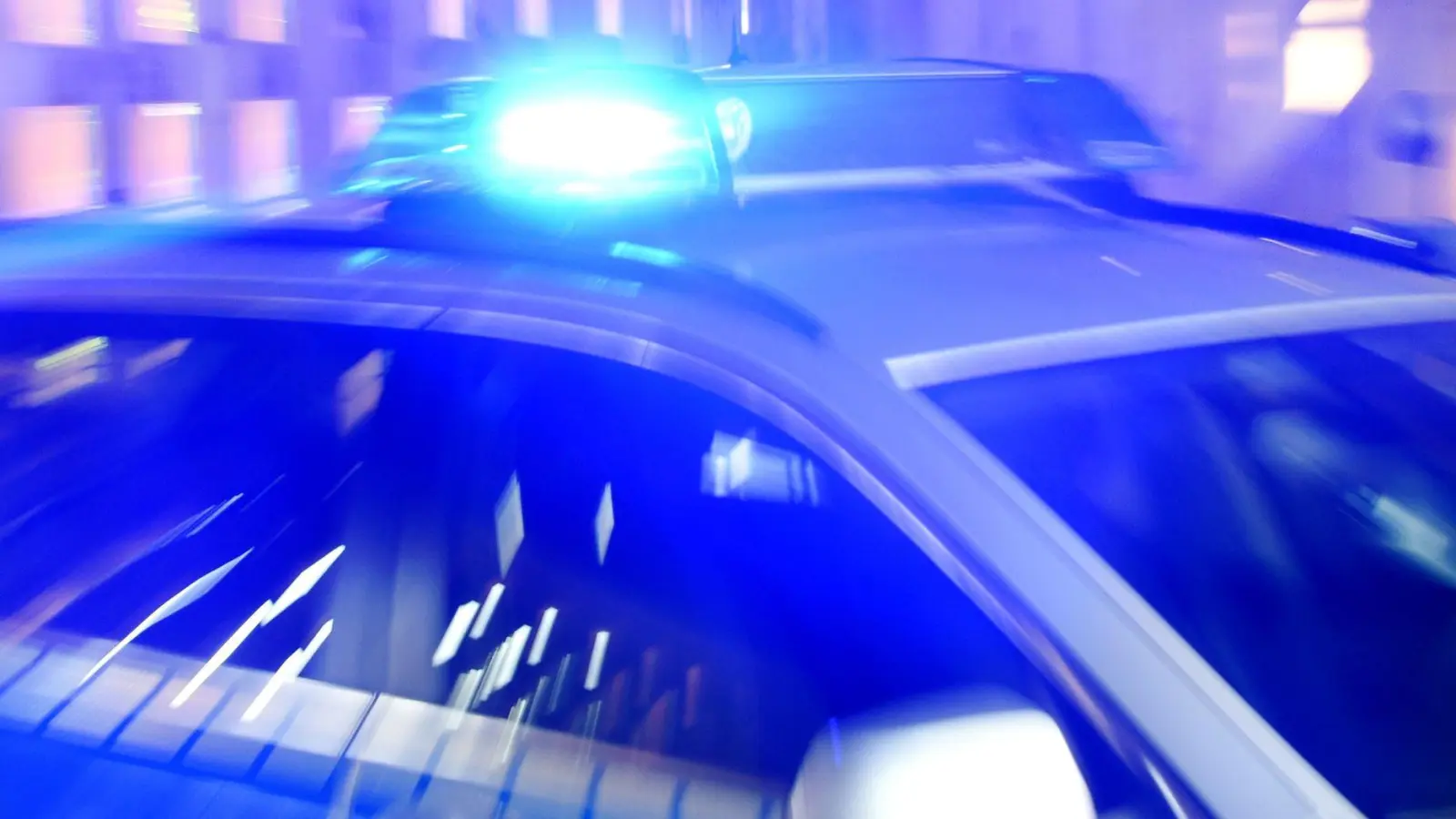 Am Autobahndreieck Allgäu entkam der Fahrer der Polizei. (Symbolbild) (Foto: Carsten Rehder/dpa)