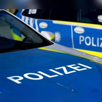 Trotz der Nähe zur Neustädter Polizeiinspektion war vielen Autofahrerinnen und -fahrern das Tempolimit egal.  (Symbolbild: Sven Hoppe/dpa)