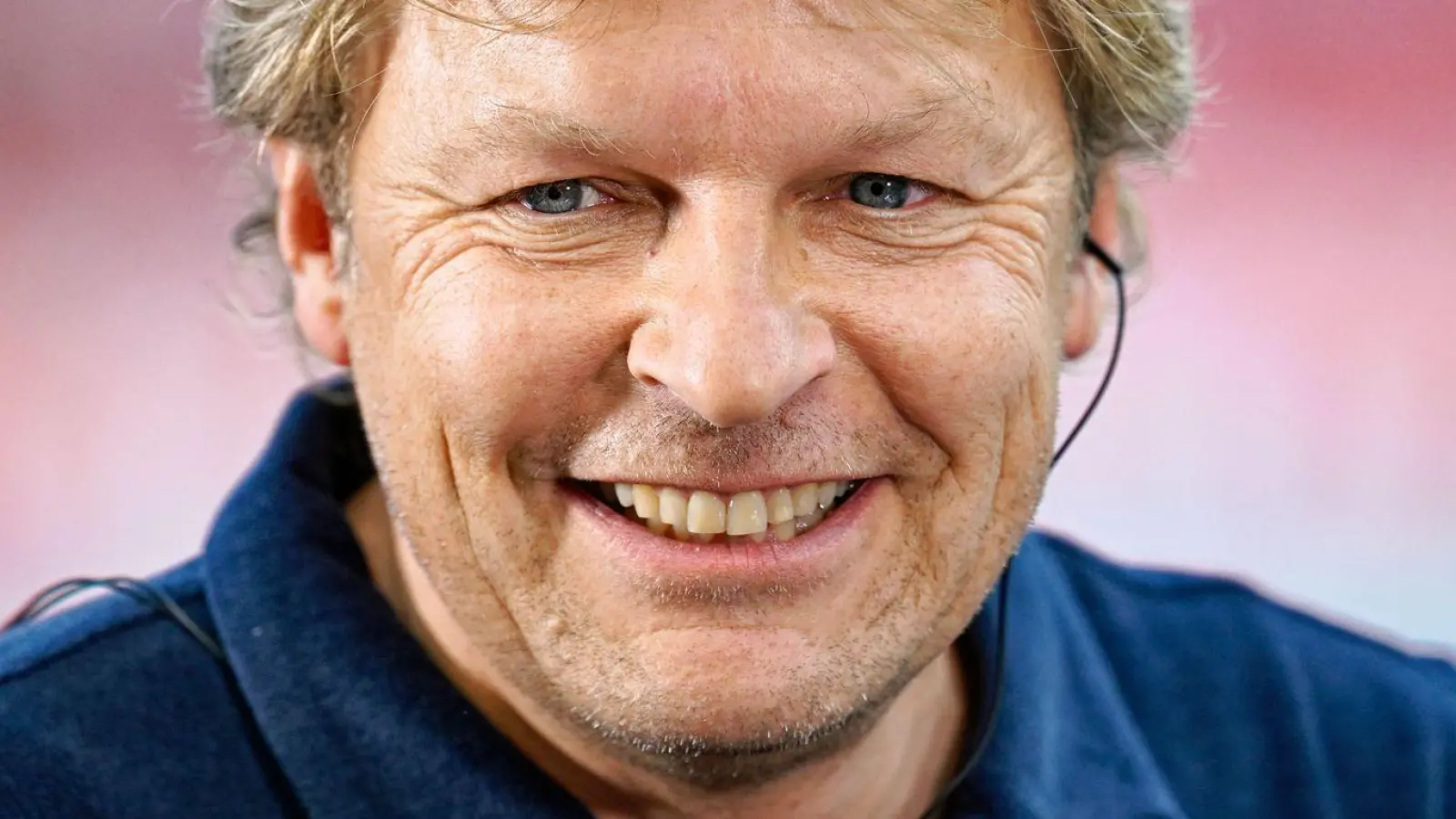 Schalkes Sportdirektot Mulder hat noch einen jungen australischen Innenverteidiger verpflichtet. (Archivbild) (Foto: Uwe Anspach/dpa)