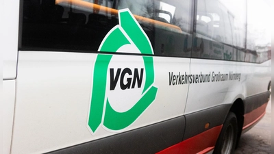 Die Kosten für die Busse im Landkreis machen dem ÖPNV-Ausschuss Sorgen. Angesichts des hohen Defizits wird überlegt, wie man Ausgaben reduzieren kann. (Foto: Evi Lemberger)