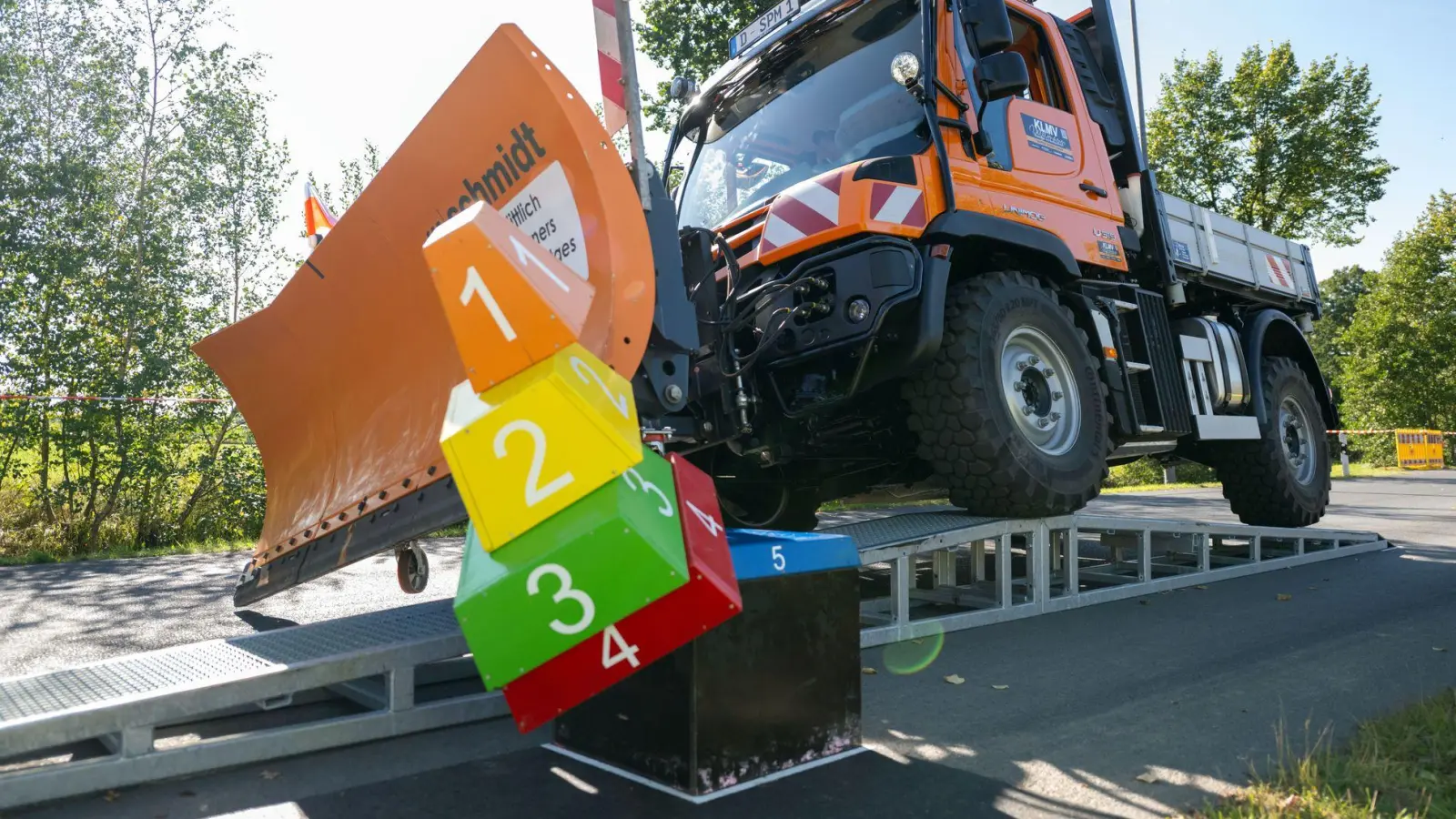 Geschicklichkeit und Präzision sind gefragt. (Foto: Pia Bayer/dpa)