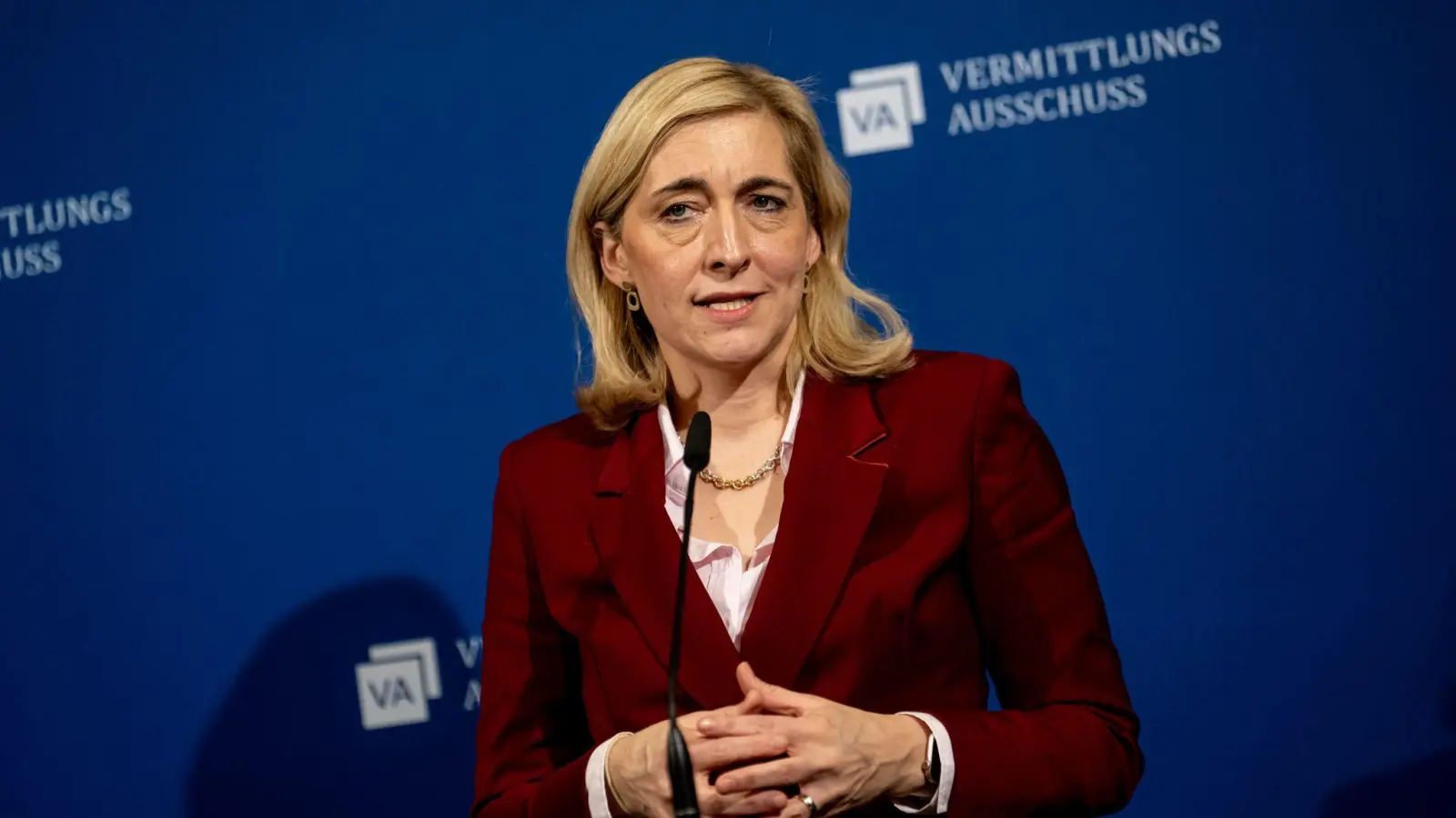 Gesundheitsministerin Nina Warken begrüßte den Kompromiss im Vermittlungsausschuss.  (Foto: Fabian Sommer/dpa)