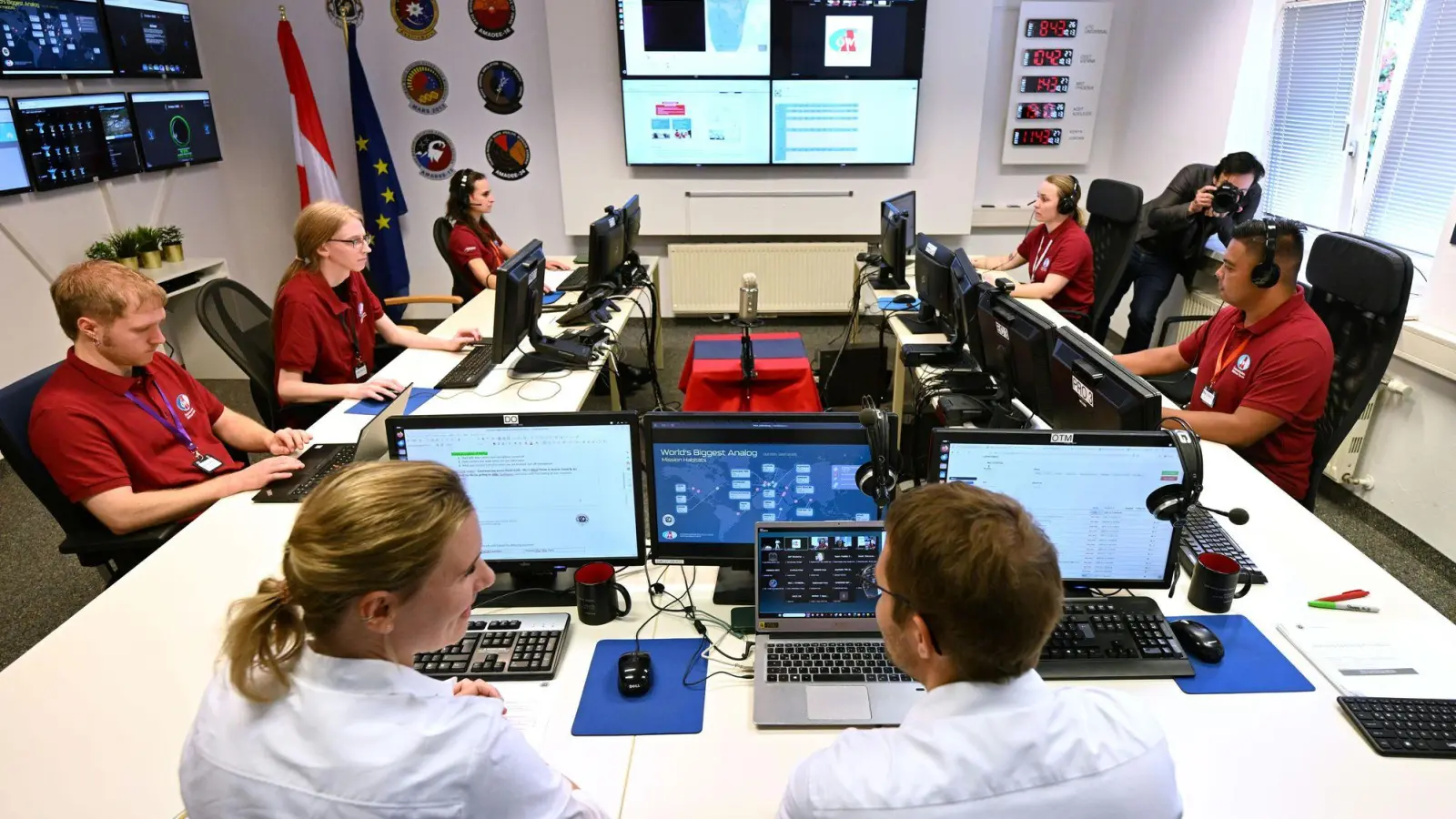 Weltweit simulieren zwei Wochen lang 17 Teams einige Bedingungen einer Mars- und Mondmission. Das Projekt wird in Wien vom Österreichischen Weltraum Forum koordiniert.  (Foto: Helmut Fohringer/APA/dpa)
