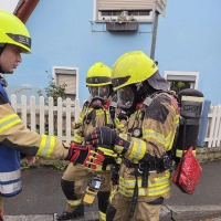 Zu einem ausgedehnten Wohnungsbrand kam es am späten Mittwochnachmittag in Birkenfeld. (Foto: Rainer Weiskirchen)