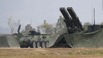 Taiwan rüstet sich für einen möglichen Angriff des um ein vielfaches größeren Nachbarn China. (Archivbild) (Foto: ChiangYing-ying/AP/dpa)