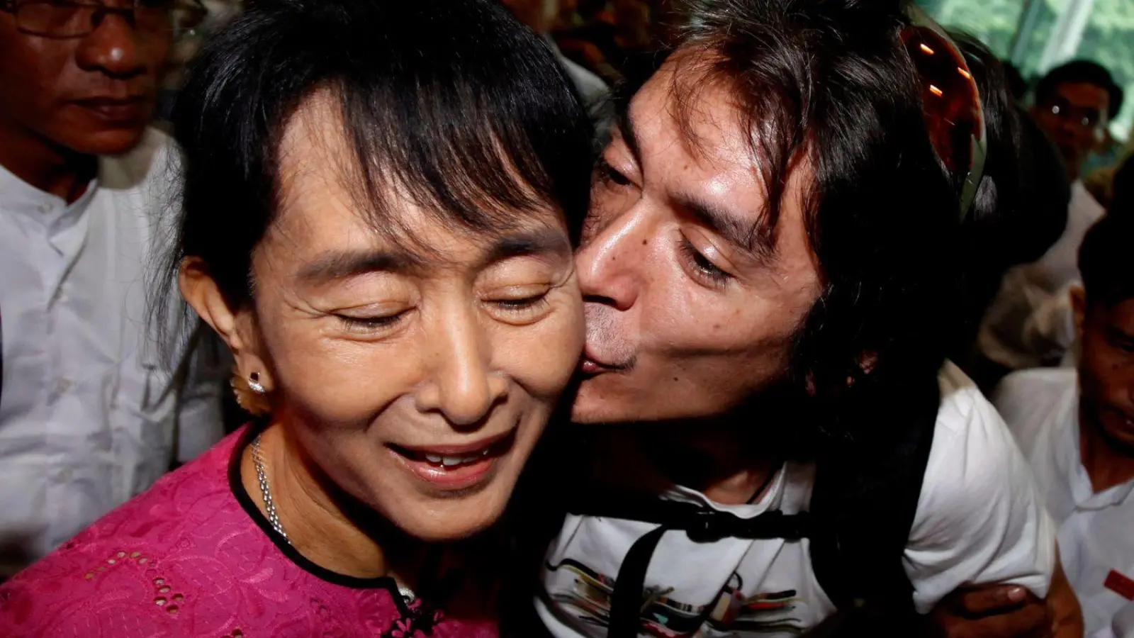 Kim Aris, der Sohn der inhaftierten Friedensnobelpreisträgerin Aung San Suu Kyi, wendet sich immer wieder mit Videos an die Öffentlichkeit. (Archivbild) (Foto: Nyein Chan Naing/dpa)