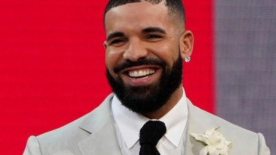 Kanadas Erfolgsrapper Drake wehrt sich erfolglos gegen Anspielungen in einem Lied von US-Musiker Kendrick Lamar. (Archivlbild) (Foto: Chris Pizzello/Invision/AP/dpa)