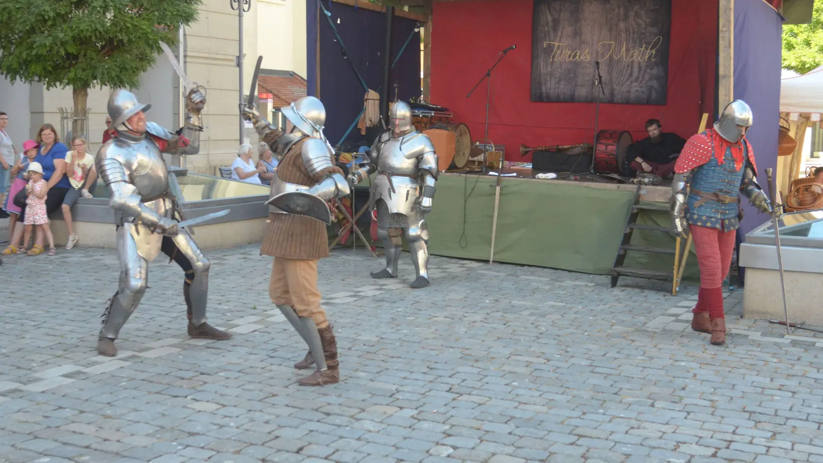 Das Bad Windsheimer Altstadtfest soll heuer wie gewohnt stattfinden. Die Ritter sind abermals am Marktplatz zu finden. (Archivfoto: Günter Blank)