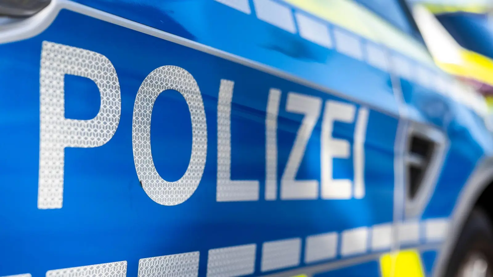 Zwei Männer sollen einem Häftling in Essen zur Flucht verholfen haben. (Symbolbild) (Foto: David Inderlied/dpa)