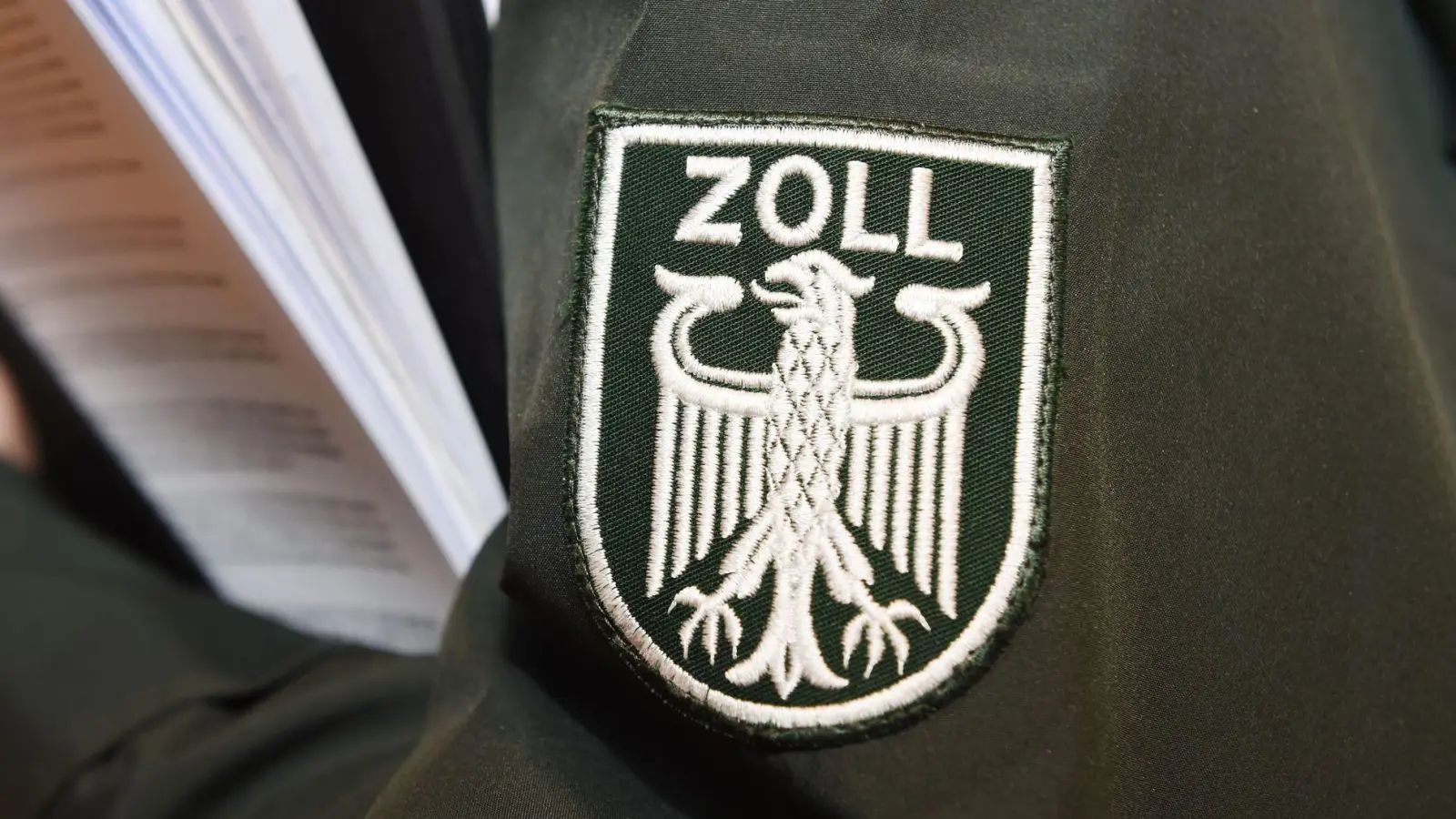 Das Gold wurde in einer Packung Instantnudeln von den Zöllnern am Münchner Flughafen gefunden. (Symbolbild) (Foto: Stefan Sauer/dpa-Zentralbild/dpa)