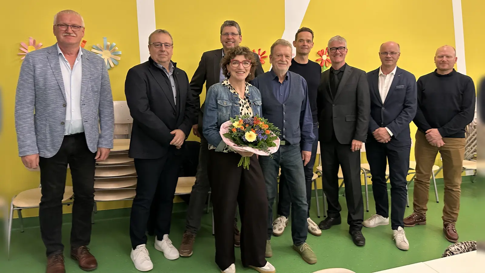 Sie beenden ihr Engagement für den Feuchtwanger Stadtrat: Dieter Wagner, Holger Giese, Angelika Beck, Martin Schneider, Wolfgang Hauf, Maximilian von Jacobs, Patrick Ruh, Friedrich Stark und Michael Köhnlein. (Foto: Martina Haas)