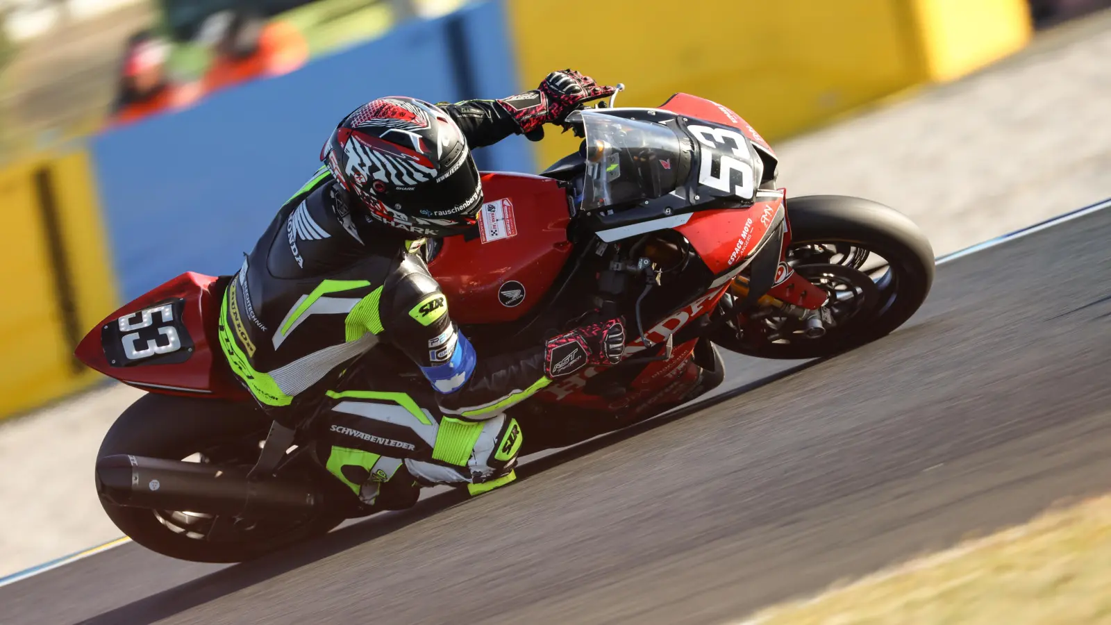 Konstant schnell: Marco Fetz beim 24-Stunden-Rennen in Frankreich.  (Foto: Balpix Photographie)