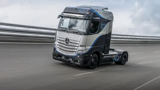 Ein GenH2 Truck der Firma Daimler Truck. Lastwagenhersteller stehen unter Druck, sich langfristig vom Verbrennermotor zu verabschieden. (Foto: Daimler Truck/Daimler AG/dpa)