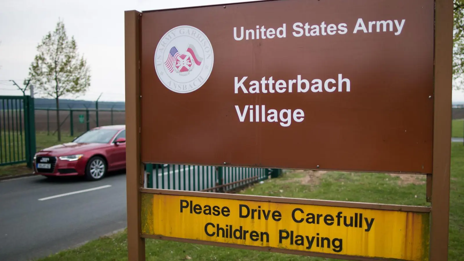 Ein in Katterbach stationierter US-Soldat wurde nach einem tödlichen Verkehrsunfall unehrenhaft aus der Armee entlassen. (Symbolbild: picture alliance/Daniel Karmann/dpa)
