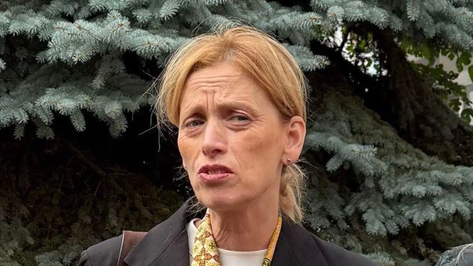 Familienministerin Karin Prien (CDU), hier am Dienstag in Kiew, pocht auf mehr gesellschaftliches Engagement - auch per Gesetz.  (Foto: Basil Wegener/dpa)
