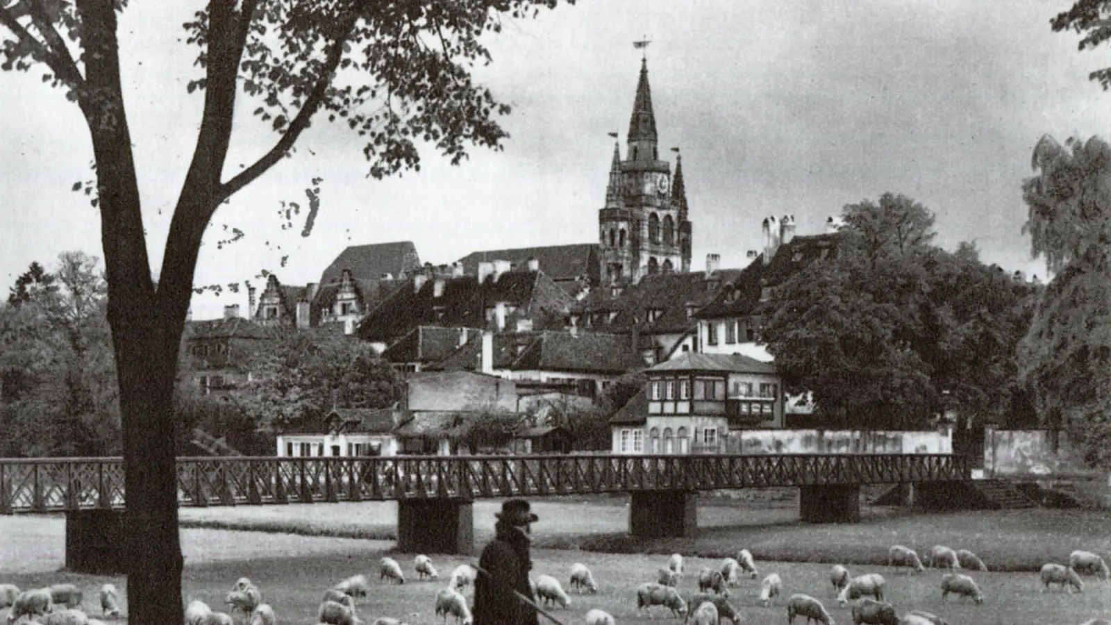 Der Eiserne Steg diente den Ansbachern lange Zeit als Verbindung der nördlichen Stadtteile um die Hindenburgkaserne zur Altstadt.  (Repro: Alexander Biernoth)