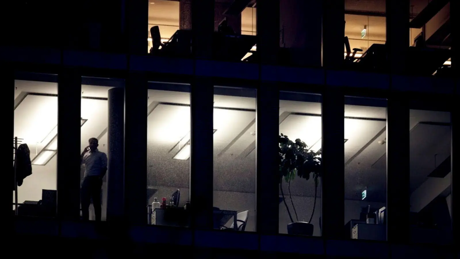 Auch bei der Vertrauensarbeitszeit können Überstunden entstehen. (Foto: Fabian Sommer/dpa/dpa-tmn)