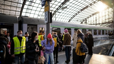 Kriegsflüchtlinge aus der Ukraine kommen am Berliner Hauptbahnhof an. (Foto: Fabian Sommer/dpa)