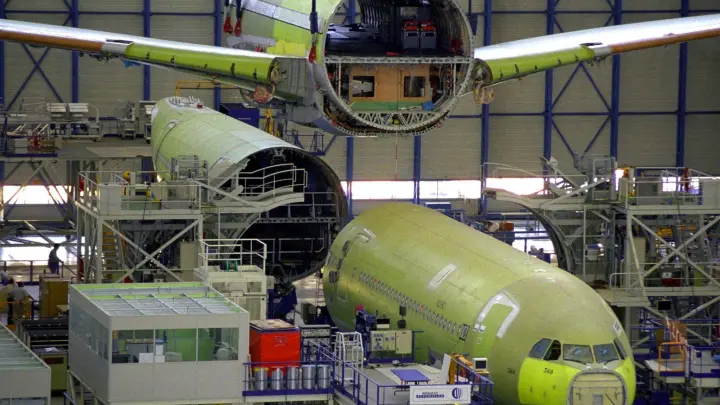 Seinen Hauptsitz hat Airbus im französischen Toulouse. Dazu gehört auch dieses Werk zur Serienfertigung der Modelle Airbus A340-600. (Foto: -/EADS/dpa)
