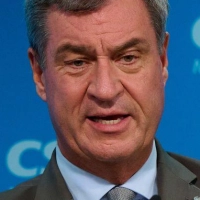 Markus Söder will, dass die Spritpreise sinken. (Foto: Sven Hoppe/dpa)