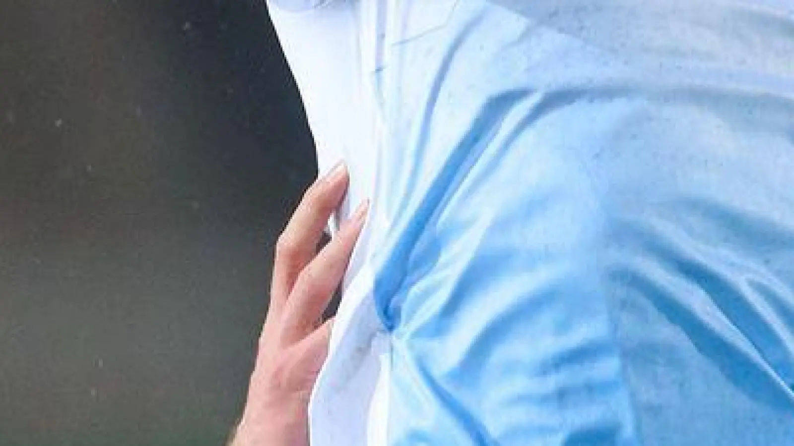 Münsters Jano ter Horst (l) bedrängt den Bochumer Gerrit Holtmann.  (Foto: Bernd Thissen/dpa)