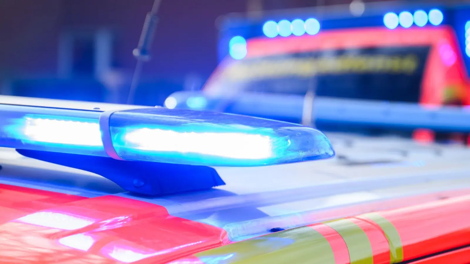 In Ulm ist es zu einem Unfall zwischen einem Kleinbus und einer Straßenbahn gekommen. (Symbolbild) (Foto: Julian Stratenschulte/dpa)