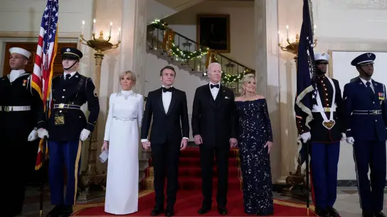 Staatsdinner im Weißen Haus: Brigitte Macron, Emmanuel Macron, Joe Biden und Jill Biden. (Foto: Andrew Harnik/AP/dpa)