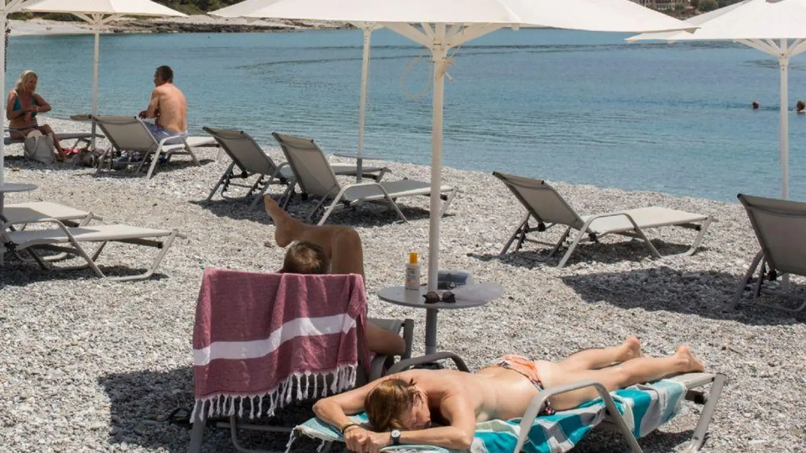 Der klassische Badeurlaub ist bei deutschen Touristen besonders beliebt. (Foto: Socrates Baltagiannis/dpa)