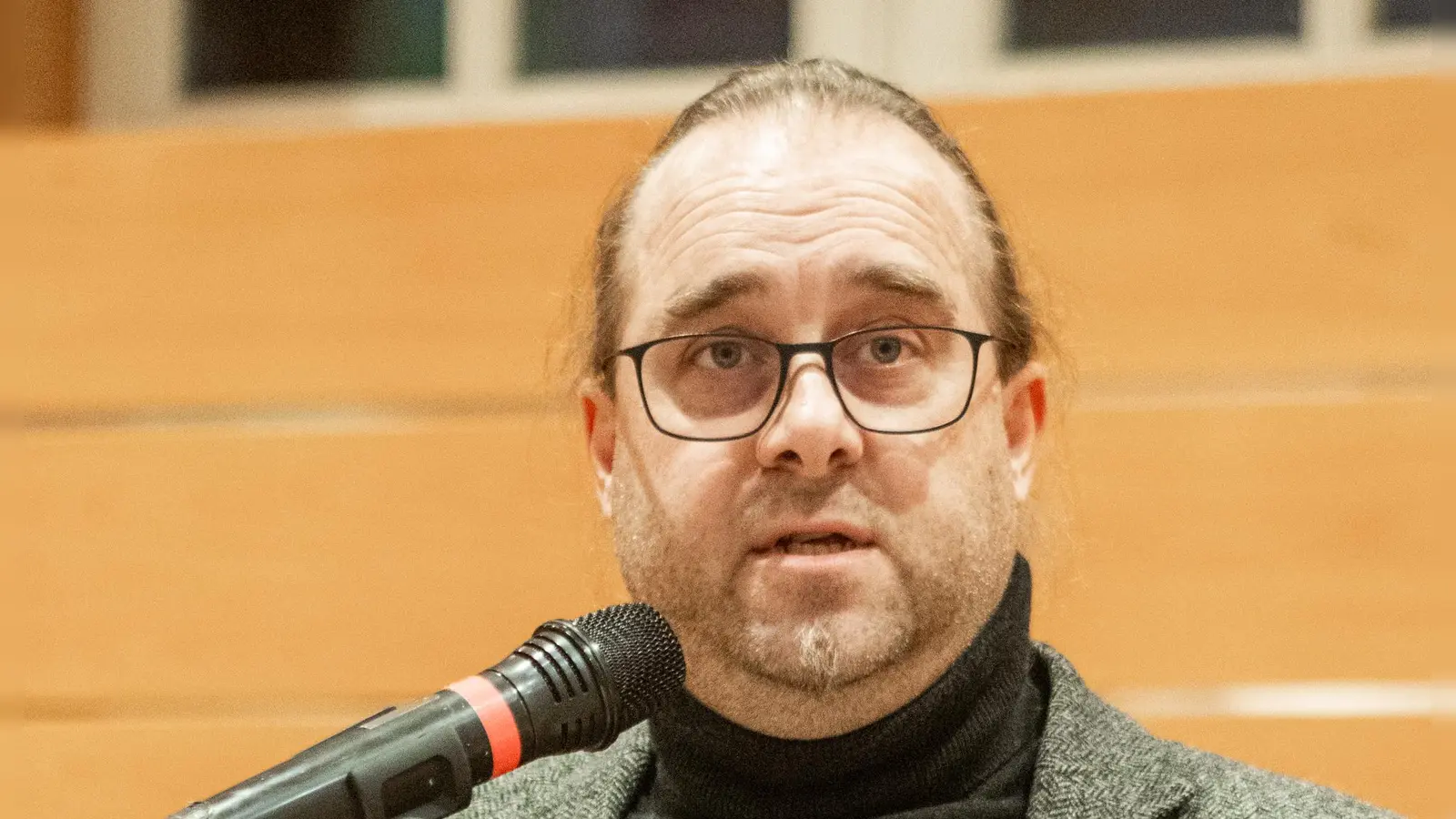 Oliver Rühl sitzt seit 2020 für die Grünen im Ansbacher Stadt. (Foto: Evi Lemberger)