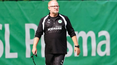 Sah eine Niederlage seiner Fürther im ersten Sommertest: Trainer Heiko Vogel (Archivbild) (Foto: Daniel Löb/dpa)