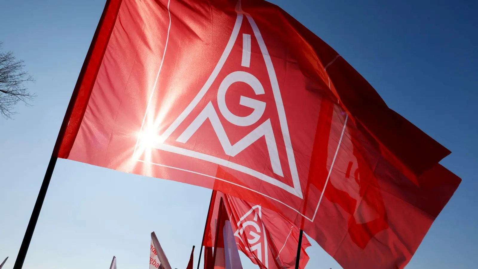 Die Tarifverhandlungen für die Metall- und Elektroindustrie beginnen im Oktober. (Archivbild) (Foto: Thomas Banneyer/dpa)