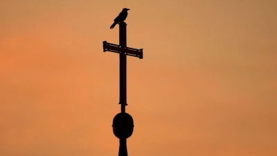 Die evangelische Kirche in Bayern überprüft ihre Medienarbeit. (Symbolbild) (Foto: Julian Stratenschulte/dpa)