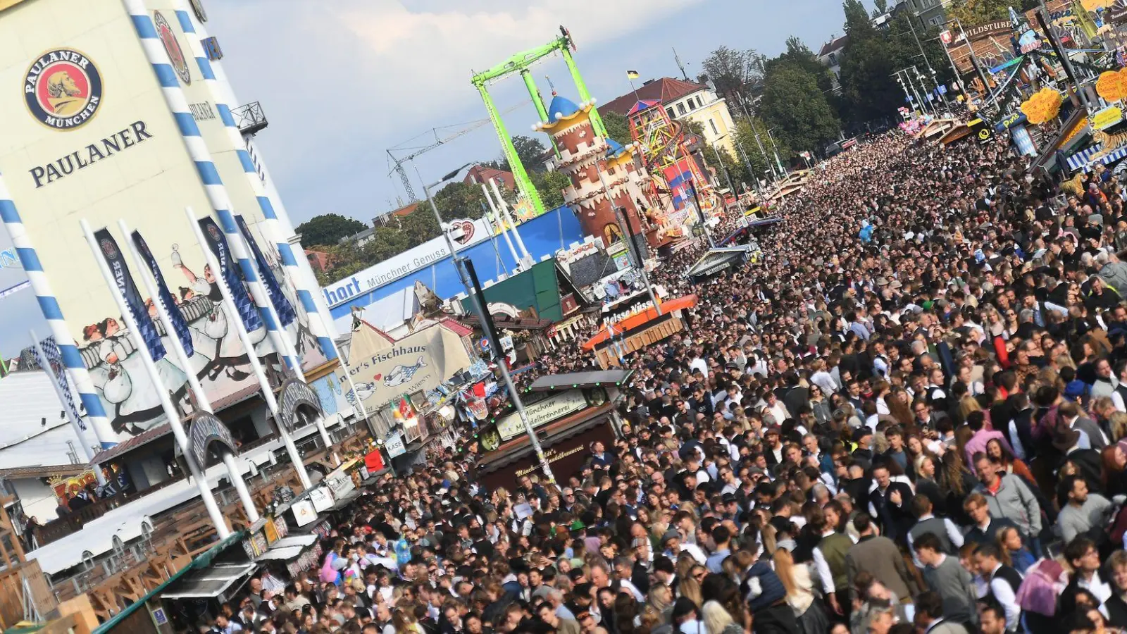 Das Gelände wurde vorübergehend wegen Überfüllung geschlossen. (Foto: Felix Hörhager/dpa)