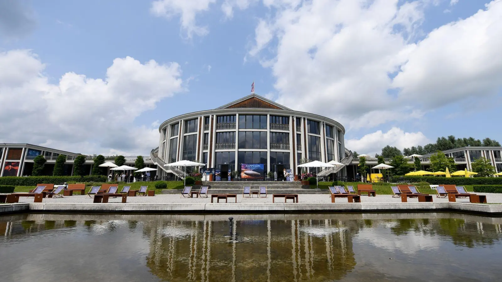 Im Festspielhaus Neuschwanstein wird ein Musical über „Die Weiße Rose“ uraufgeführt.  (Foto: Angelika Warmuth/dpa)