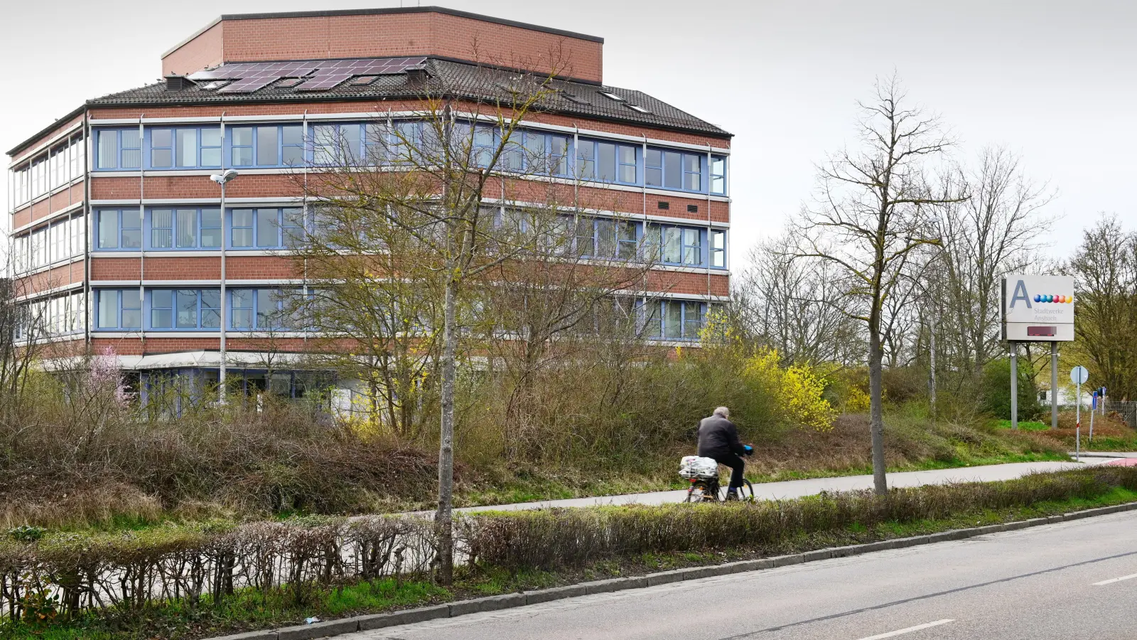 Obwohl Stadtwerke-Geschäftsführer Roland Moritzer noch mehr als eineinhalb Jahre da sein wird, läuft bereits die Suche nach dem Nachfolger oder der Nachfolgerin. (Foto: Jim Albright)