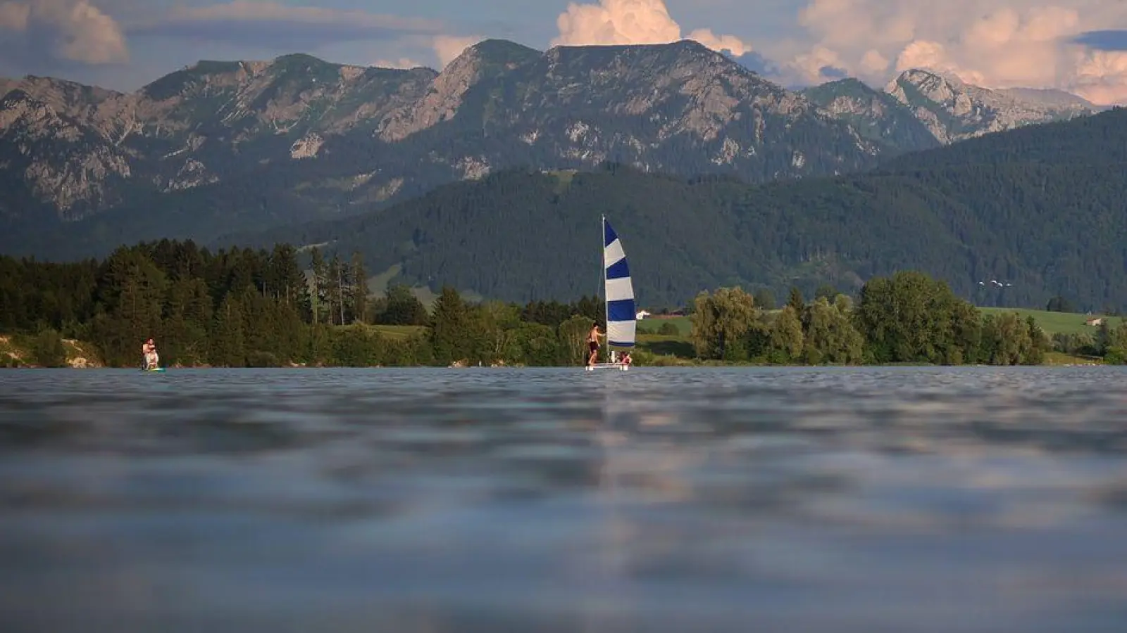 Bayern steuert auf den vorläufigen Höhepunkt der Hitzewelle zu.  (Foto: Karl-Josef Hildenbrand/dpa)